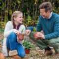 Mijn man heeft een hechte band met onze zoon, maar kan onze dochter maar niet accepteren hoe ze is 