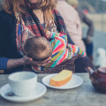 “Omdat ik geen oppas had nam ik mijn baby mee naar dat belangrijke etentje”