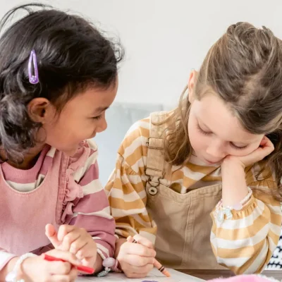 Louise: “Ik erger mij ontzettend aan de moeder van het beste vriendinnetje van mijn dochter”